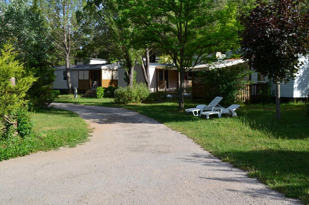 Camping La Vidaresse Hotel Sainte-Anastasie-sur-Issole Exterior foto