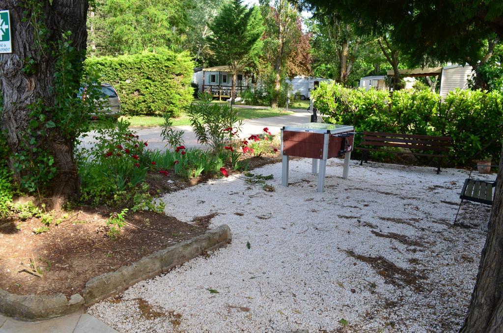 Camping La Vidaresse Hotel Sainte-Anastasie-sur-Issole Exterior foto